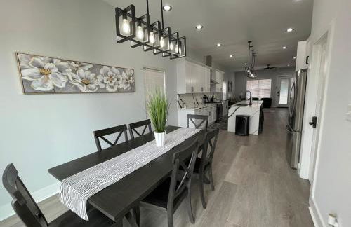 Modern 4 Bedroom 5 Bath Townhome Downtown Indpls 2232 - Foto 1