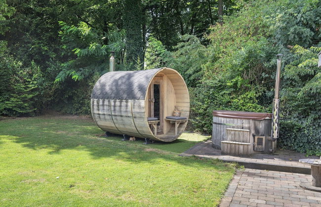 Dog-friendly Stay w/ Spa - Photo 30