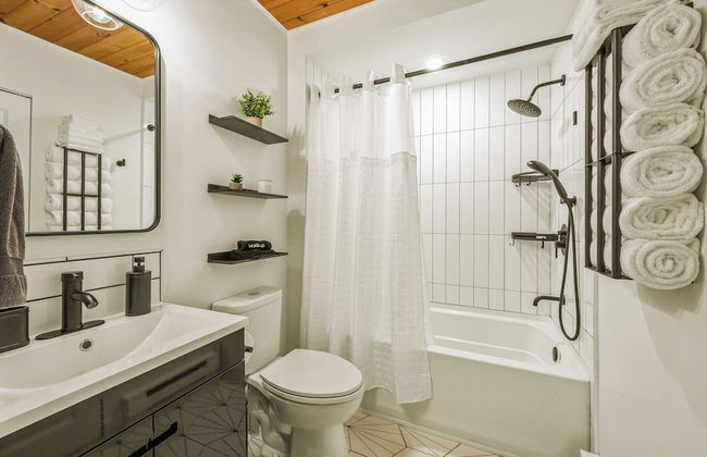 Hot Tub, Lake Access + Community Amenities Somerset Lodge by Avantstay - Foto 20