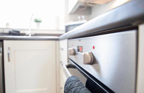 Stylish 2 Bedroom House - Village Location - Foto 17