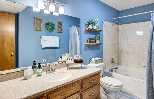 Holiday Island Vacation Rental with 2 Balconies - Foto 15