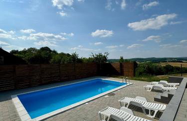 Natura Lux Holiday House with Pool and Jacuzzi - Foto 22