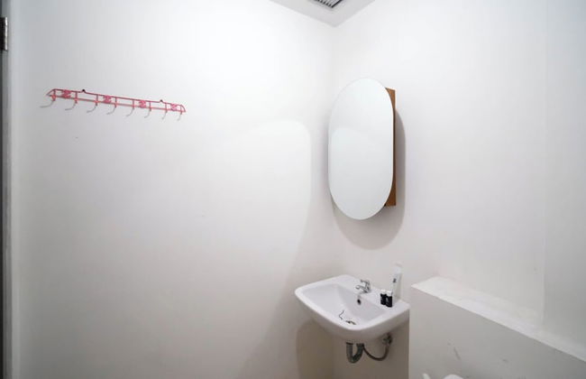 Homey And Compact 1Br At Tamansari Prospero Sidoarjo Apartment - Foto 18