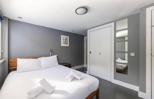 GuestReady - Modern home near Craigmillar area - Foto 1