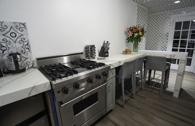 Amazing 4BR Celebrity Villa! Sleeps 8 by YouRent! - Foto 14