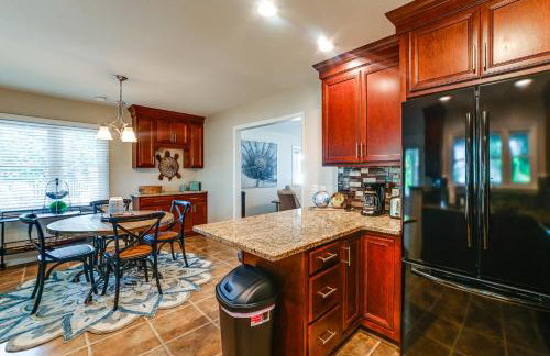 Spacious Kentucky Lake Escape with Dock and Views - Foto 11