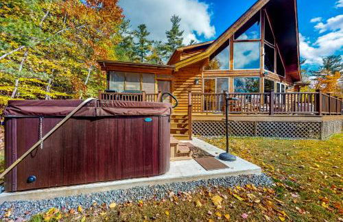 Hot Tub, Lake Views! All-Season Hinsdale Haven - Foto 2