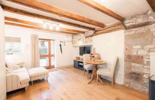 Ollerenshaw Cottage - Photo 8