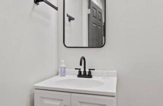 Modern Apt - Downtown Charm - Ideal Location - Foto 18