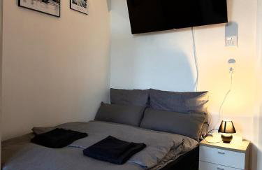 Gemütliche Altbauwohnung direkt am Bahnhof - Ruhig, Zentral mit Küche - Foto 9