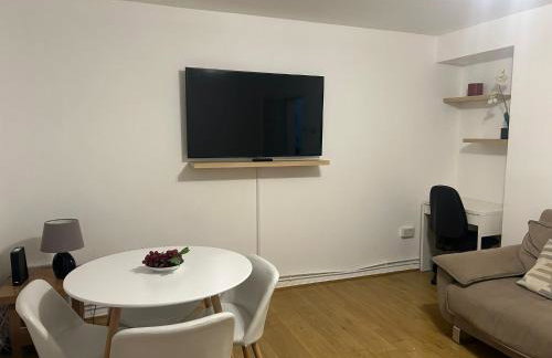 Truehome apartment in South London - Photo 3