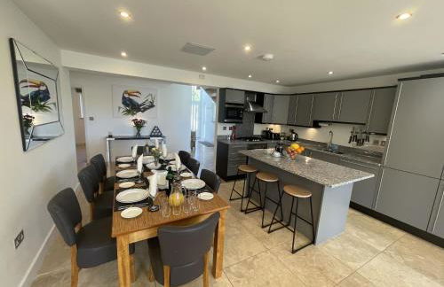 Trewhiddle Retreat V12 by Together Travel - Luxury 4-Bedroom Villa - Foto 17