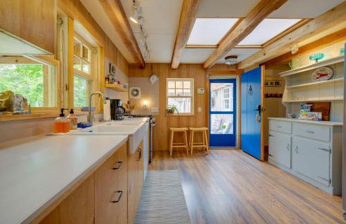 2 Mi to Beach! Cape Cod Family Retreat with Deck - Foto 14