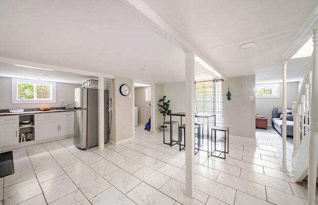 Wonderful Getaway Houston 2BR w/Balcony Views - Photo 22