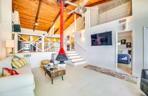 Live Lake Life! Enchanted Oaks Gem with Private Dock - Foto 8