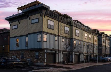 Rooftop Deck w Hot Tub Near Dining Ski Slopes The Lookout by AvantStay - Photo 2