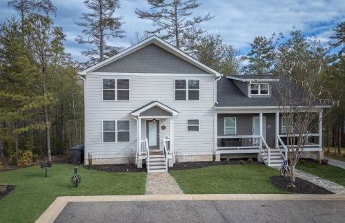 Par-Tee Haus II - Photo 1