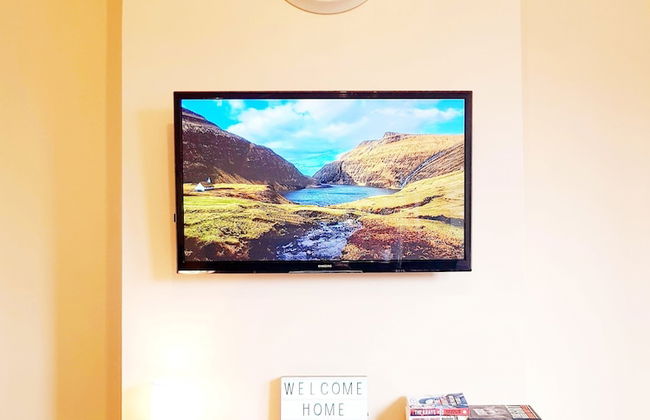 Warm Cosy Family Home With Free Parking - Foto 1