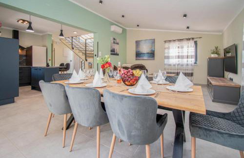 Villa Vala with a large yard near Pula - by Istrabook - Foto 24