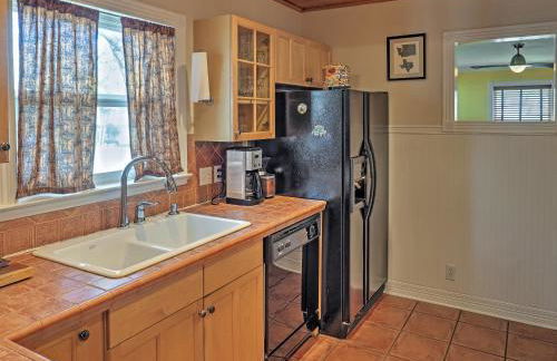 Quaint Austin Home with Yard about 5 Mi to Downtown! - Photo 6