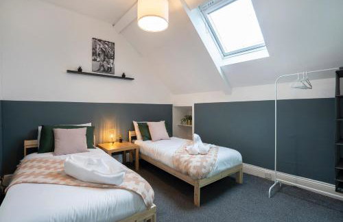 4Bedrooms-3Bath-9Beds-Wallsend- by Holiday Homes - Foto 20