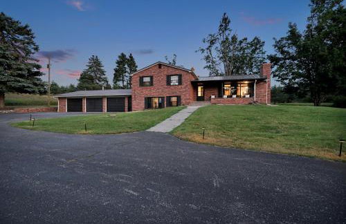 Private Indoor Pool Estate with Hot Tub - Foto 28