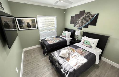 Brand NEW Modern Luxury wPrivate Pool Hot Tub BBQ Home Cinema 2 Miles to Disney - Foto 33