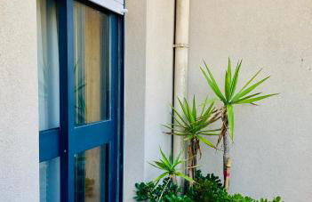 Serene Coastal Retreat with king Bed & Pool in Lavra - Foto 16