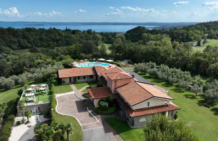 Garda Hill Boutique Apartments with Panoramic Pools e Agriturismo - Foto 4