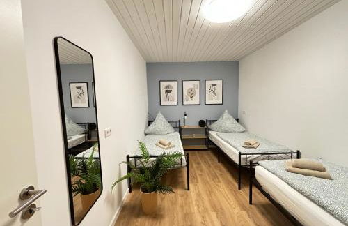 90qm - 5 Zimmer - Parkplatz - Autobahn - blauen See - Foto 14