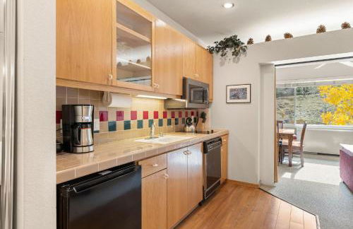 Palisades Tahoe Lodge Rentals Studio #253 - Foto 5