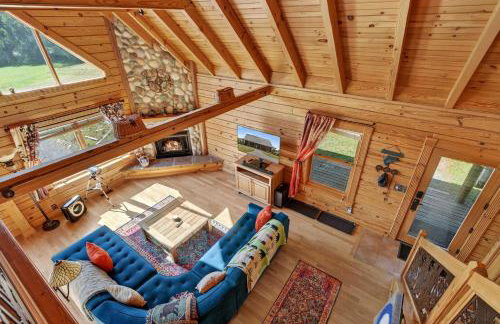 Mountain Escape on 6 acres w Hot Tub & Privacy - Foto 17