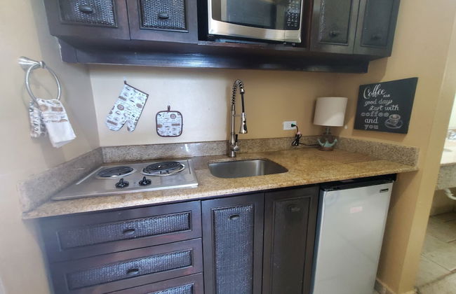 EliMar Bay View Apt - Photo 18