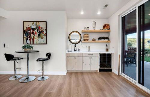 Luxury Lodge with Hot Tub, Theater and Pickleball Court - Foto 12