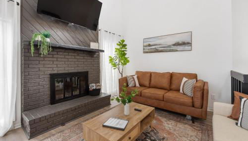 Beautiful 6 bed 3 bath home in quiet neighborhood - Foto 2