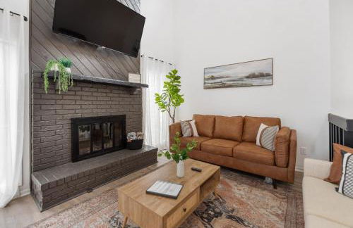 Beautiful 6 bed 3 bath home in quiet neighborhood - Foto 2