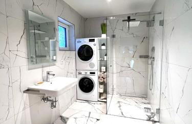 Ruhige Wohlfühloase auf zwei Ebenen - mit Terrasse im Grünen und Balkon - Foto 2