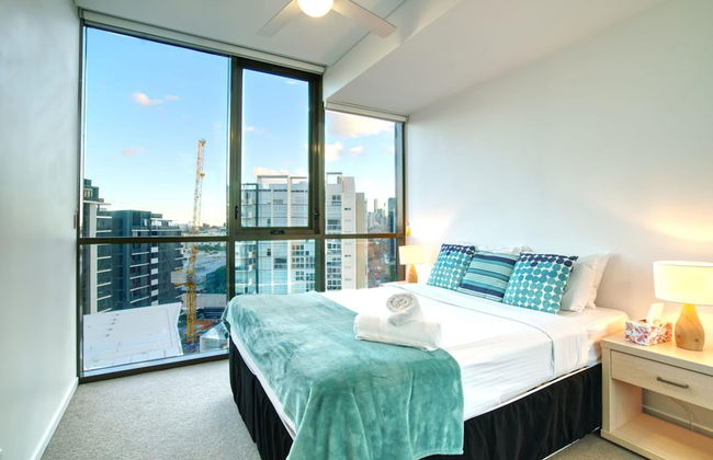 2BR Food Drink Hub Pool 2 Cars Gym Rooftop - Foto 11