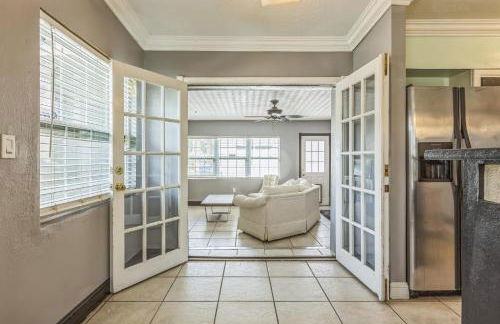 Amazing 'Hot Tub' Home Minutes To Hospitals & Beaches - Photo 31