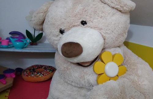 Aconchegante ao lado do shopping com garagem e Wifi - Foto 8