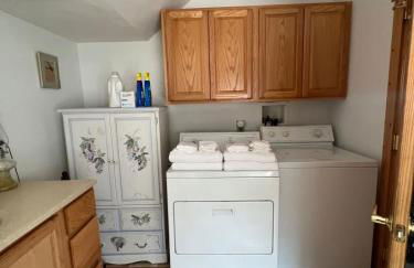 'Northside' Cottage w screened in porch - Photo 20