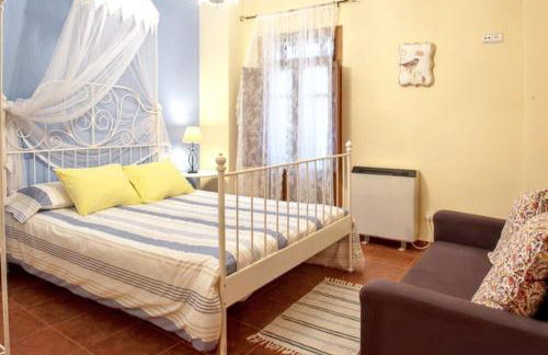 Charming House in Robledillo de Gata with Fireplace and Terrace - Foto 4