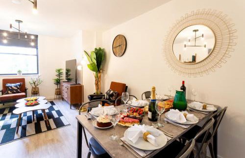 #57 Central Taunton 2BR APT - Sleeps 6 - 5 mins to Taunton Player Ready 2 - "Perfect For Contractors and Families - Free Parking" - Foto 28