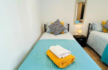 Stylish 3 Bed Apt Sea Views Near the Beach 2B - Foto 10