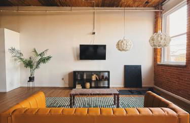 420 friendly Artsy walk Riverfront Loft King Bed - Foto 9