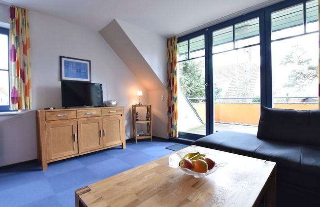 Stylish Family Stay by Beach - Photo 8