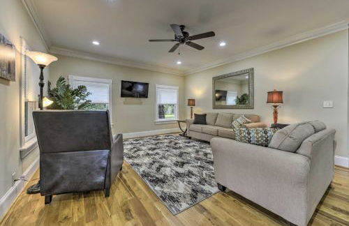 Remodeled Pittsboro Farmhouse Sitting on 220 Acres - Foto 4