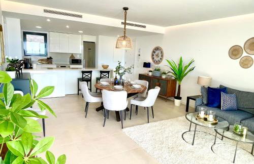 Luxury 3 Bedroom Apartment 300m from the Beach - Photo 6