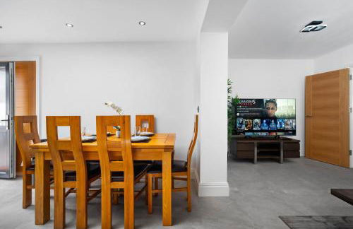 5 bedroom house Solihull 10 mins drive from BHX & NEC Private off road parking - Foto 10