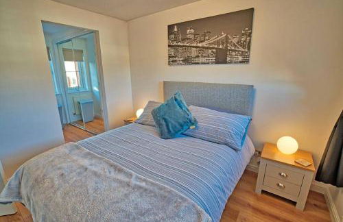 Three bedroom house in Culloden, Inverness - Photo 16